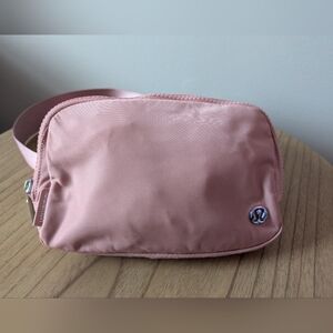 Lululemon 1L Belt Bag Pink Mist
